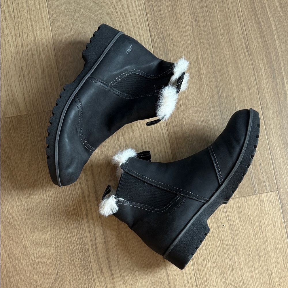 JBU Black Fur-Trimmed Ankle Boots Size 7 Eagle Water Resistant